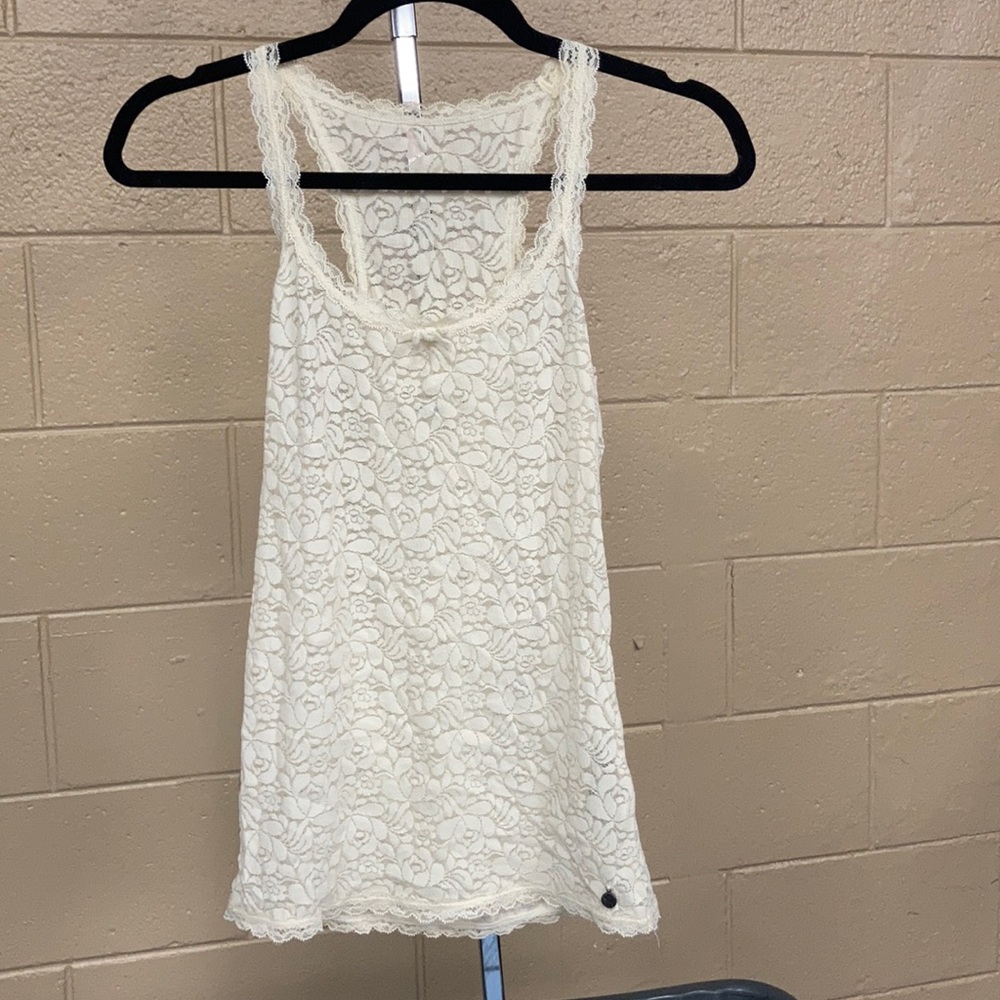 See-thru , lace , tank